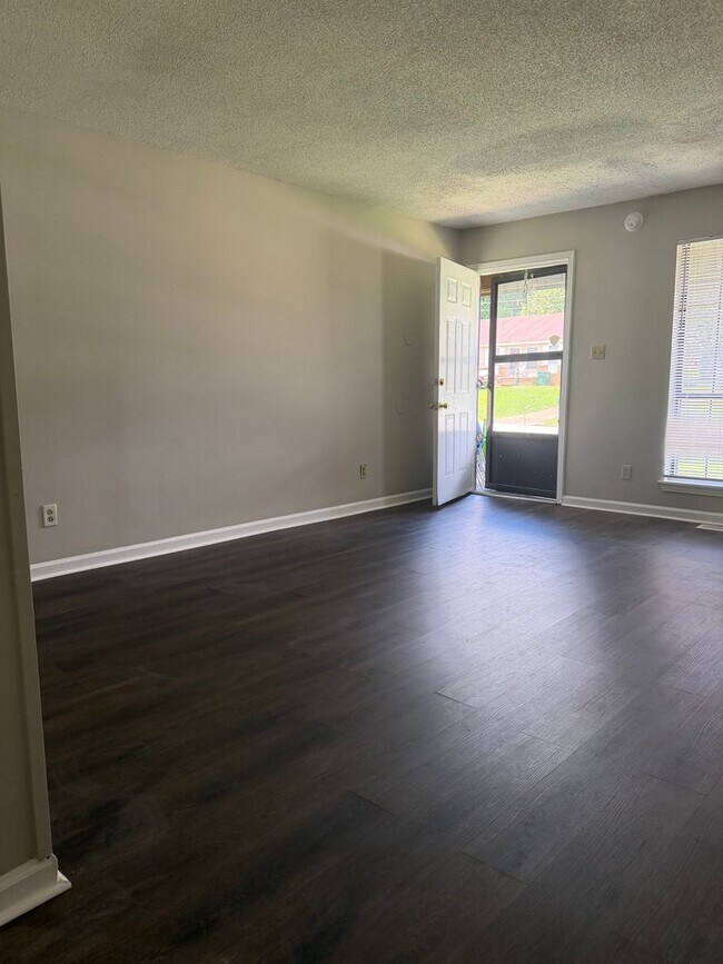 26 Rossfield Cove Unidad Left side
