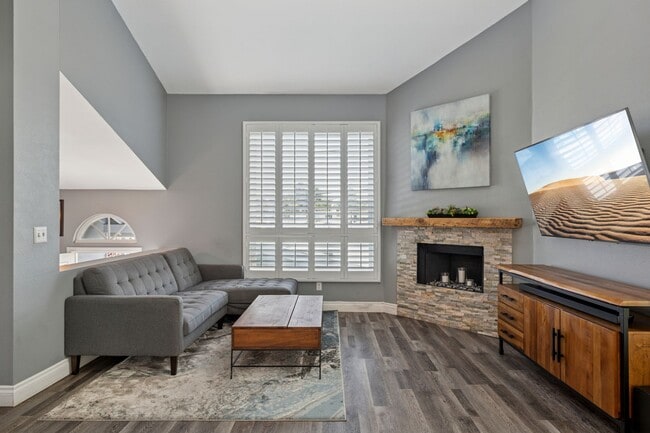 Photo - Comfortable 2-Bed, 2-Bath Home in Costa Mesa Near Shops, Restaurants & Lifestyle Hotspots Unit B1