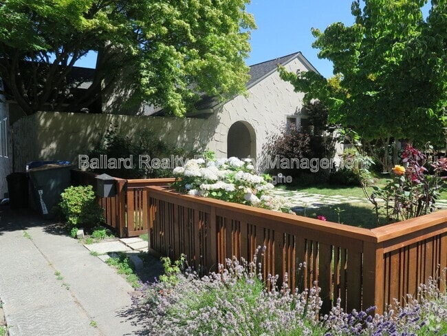 Building Photo - 3246 Conkling Pl W Rental