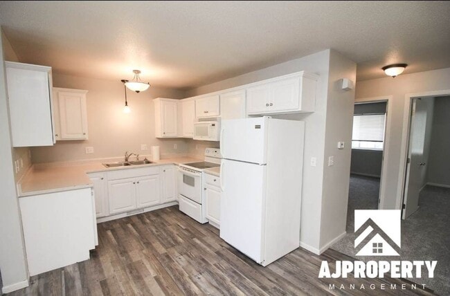 Photo - 4907 S Tennis Ln