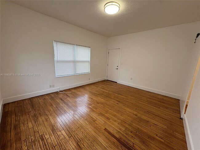 Photo - 3237 SW 4th St Unidad 8