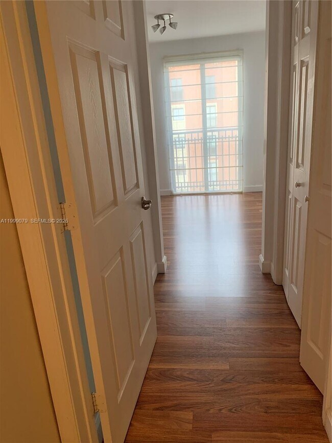 Photo - 711 Biltmore Way Unidad 603