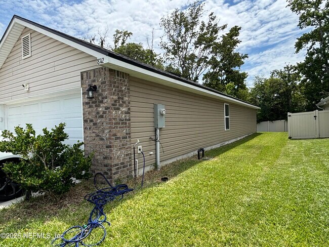 8112 Helmsley Blvd