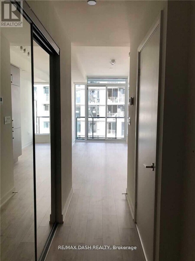 Photo - 576 Front St W Unité 1512E