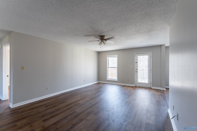 Photo - 114 Carnegie Loop