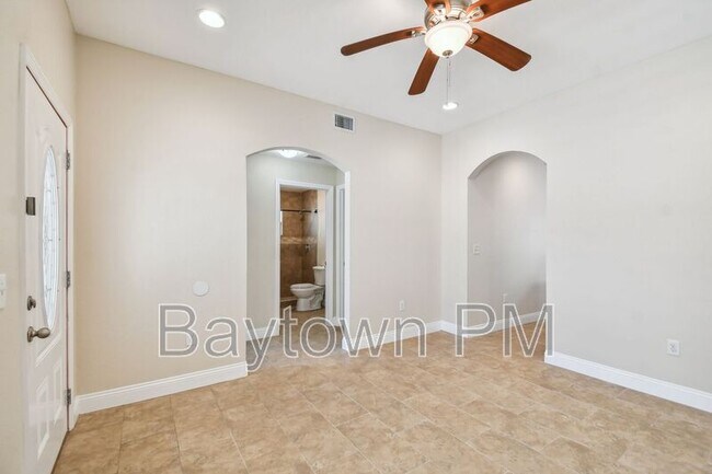 Photo - 2321 W Beach St