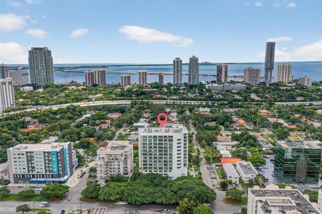 Building Photo - 2021 SW 3rd Ave Unit PH-3