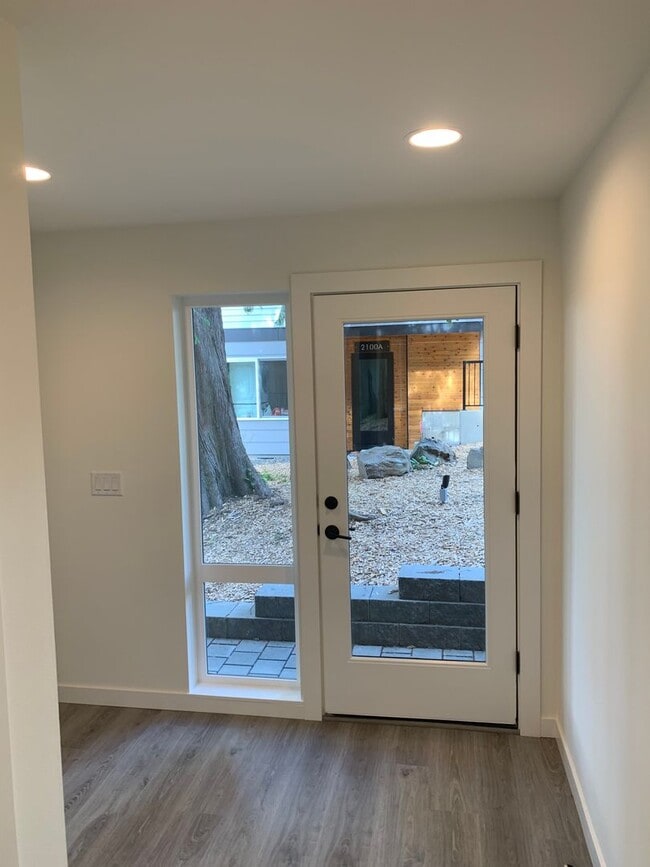 Photo - Luxury 2 beds/2 baths townhome in Wedgwood!
