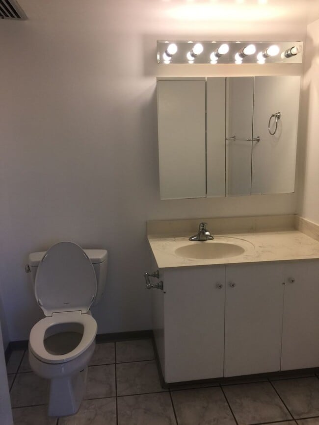 Photo - Sakura Condo, 1 bed, 1 bath, covered parking, Nuuanu