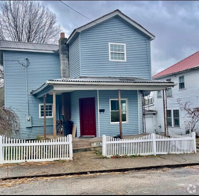 Building Photo - 359 Locust St Rental