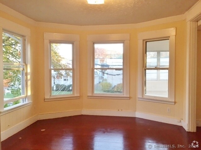 Building Photo - 985 Whalley Ave Unit 2 Rental
