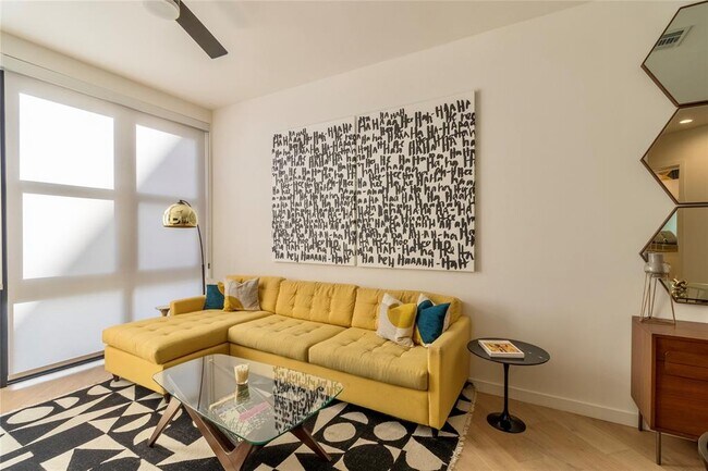 Photo - 800 Embassy Dr Unit 115