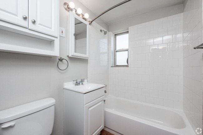 Photo - Cloverleaf Village Apartments