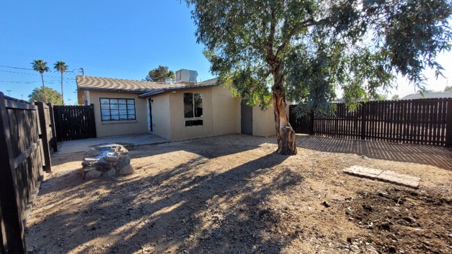 Photo - 120 W King Rd