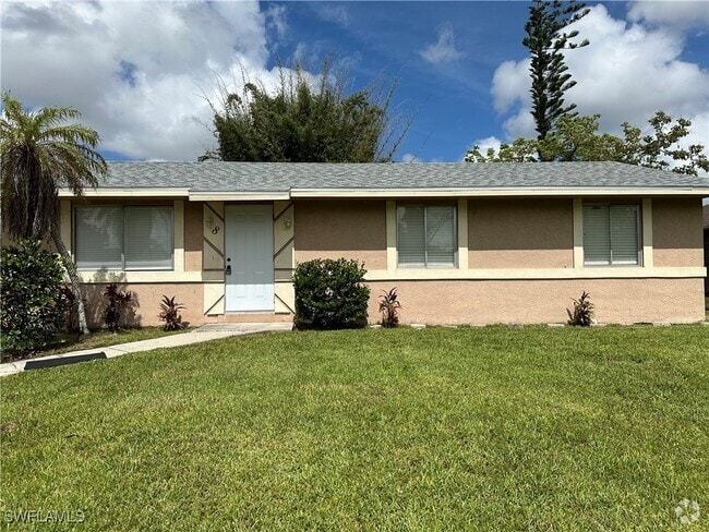 Building Photo - 8 Roanoke Dr Rental