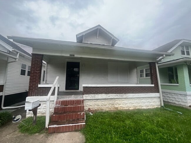 Building Photo - 4BR/1BA house- LEASING SPECIAL - sign a 13-month lease by 7/31/2026 and second month is free!