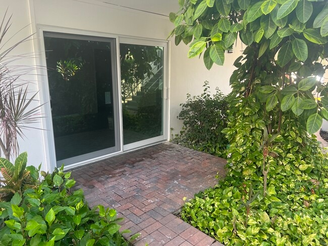 Patio - 1964 Alamanda Dr Unit 5