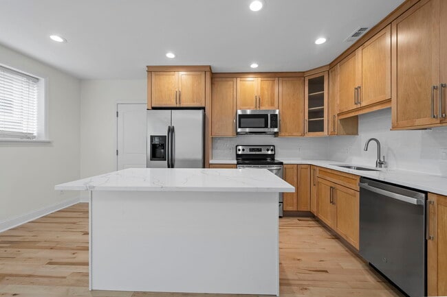 Photo - 7517-19 Oxford Dr