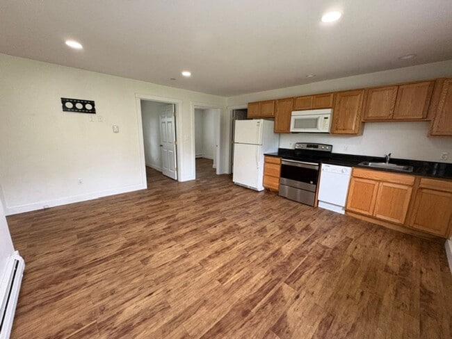 Building Photo - 130 Martell Ct Unit 130 Martell Court 1