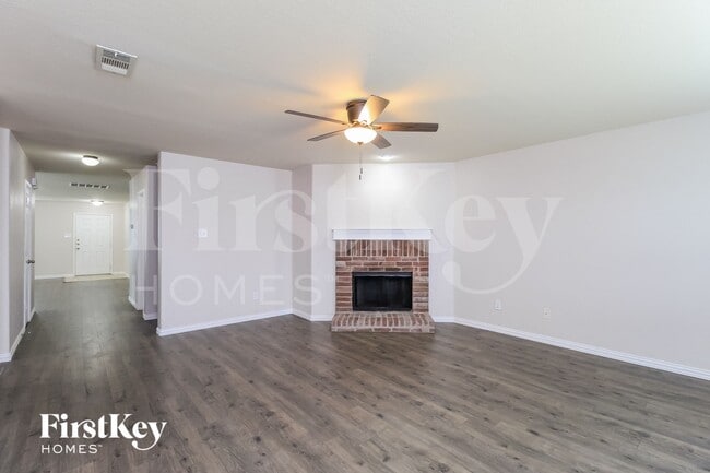 5704 Mountain Bluff Dr