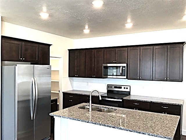 Photo - 1218 Peterson Ln