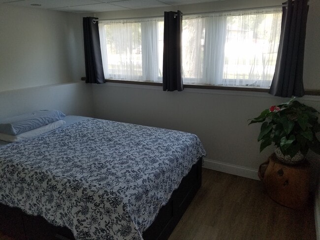 7935 Edgewood Ct Unidad Bachelor's