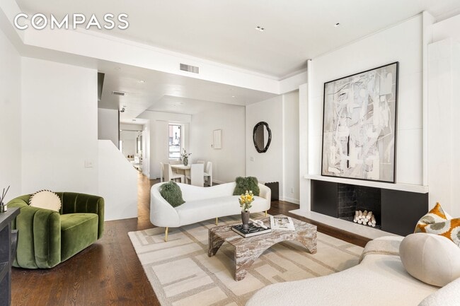 Photo - 135 E 38th St