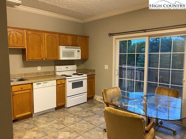 Photo - 403 Ridgecrest Ave