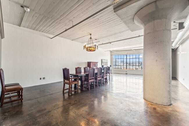 Photo - 1855 Industrial St Unit 413