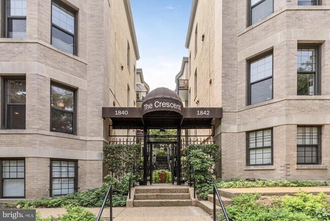 Building Photo - 1842 California St NW Unit 20B Rental