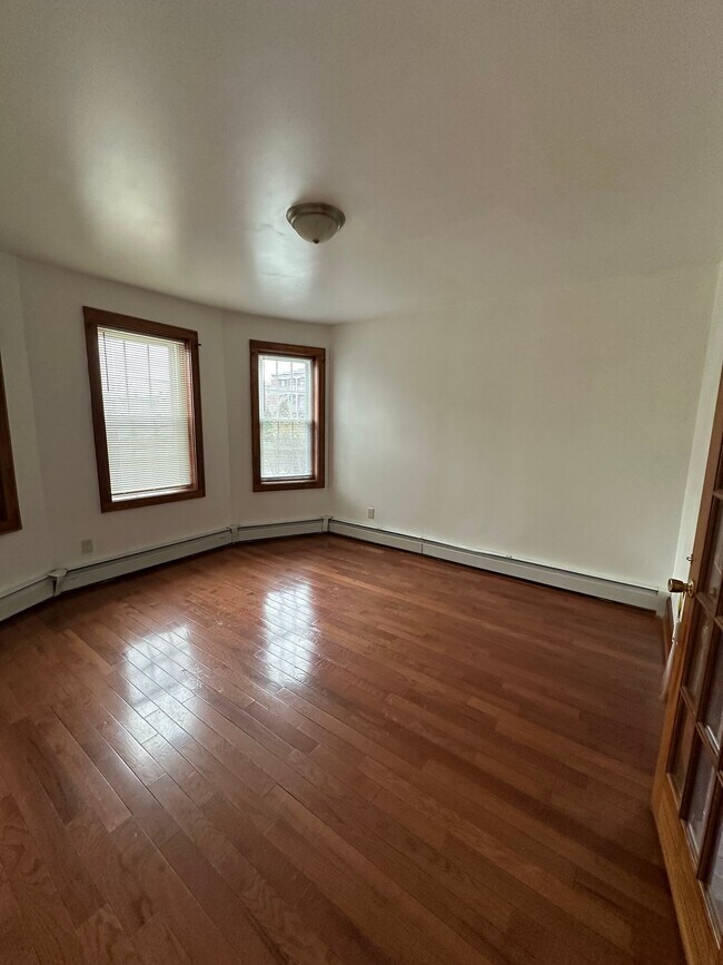 Photo - 37 Lyman St