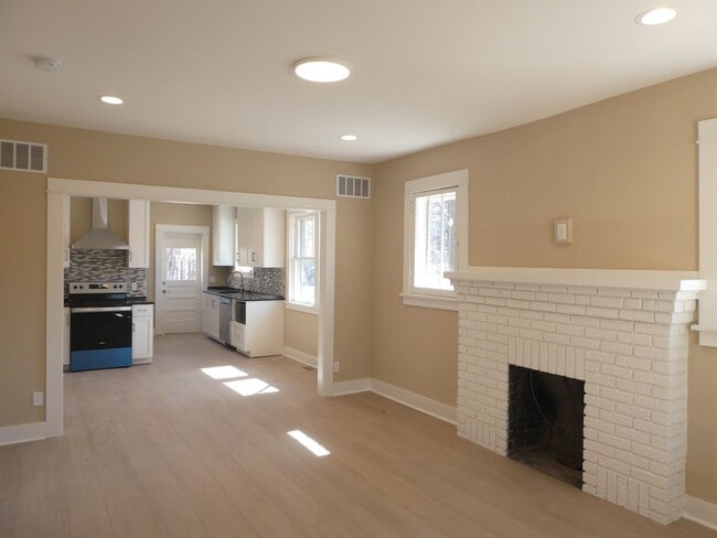 Photo - 2 Bed 1.5 Bath House near Boone Hospital