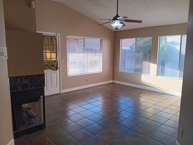 Photo - **RENT READY***LOVELY 3 BEDROOM ,2 BATH HOME NOW AVAILABLE FOR RENT!