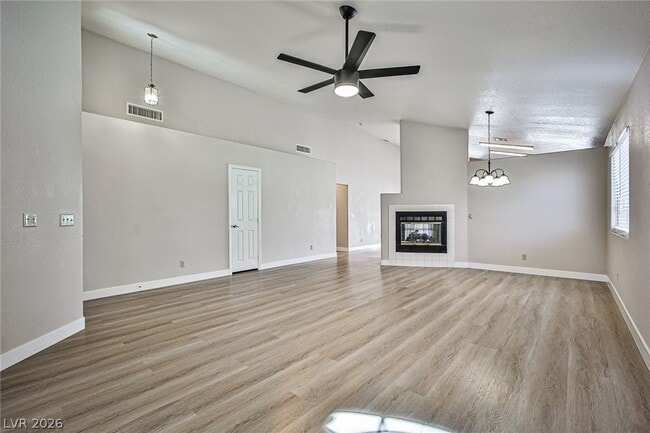 Photo - 3923 Mountain Birch St