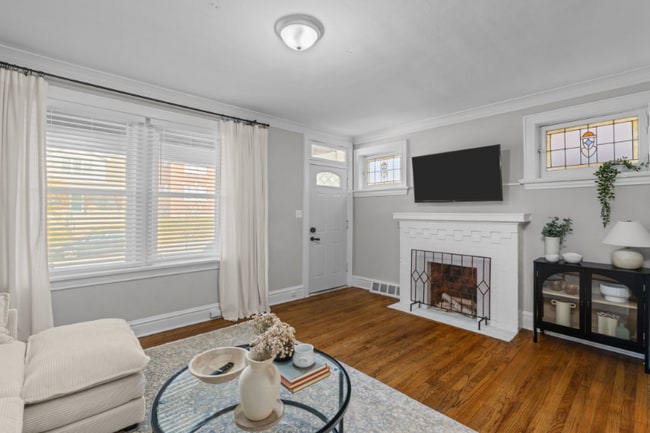 Photo - 5342 Itaska St Unit 1F