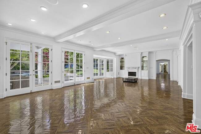 821 Whittier Dr