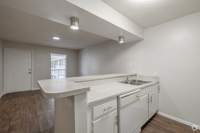 1BR, 1BA - 545SF