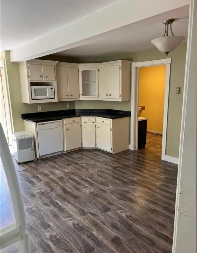 Building Photo - 116 Greenwood Dr