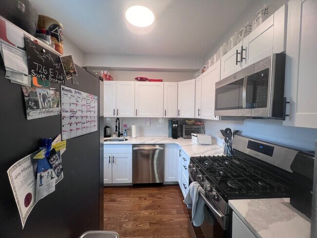 Photo - 726 E 2nd St Unidad 3