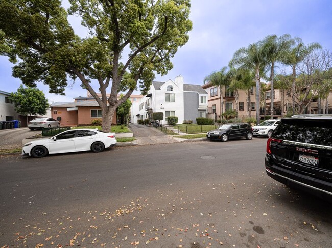 Photo - 1103 W Angeleno Ave