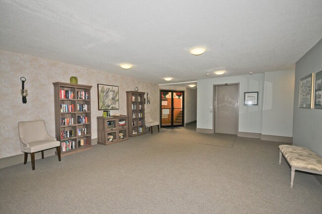 Second Floor Lobby - 112 Franklin St Unit Downtown Condo