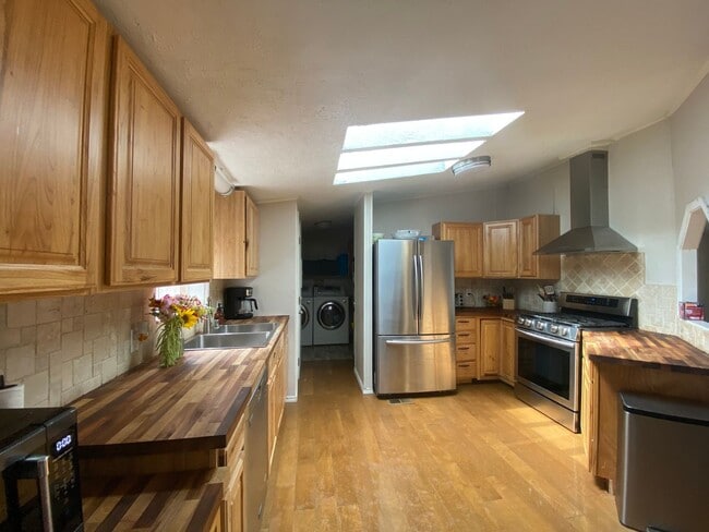 Photo - Deer Lake-3 bedroom, 2 bath house for rent!!