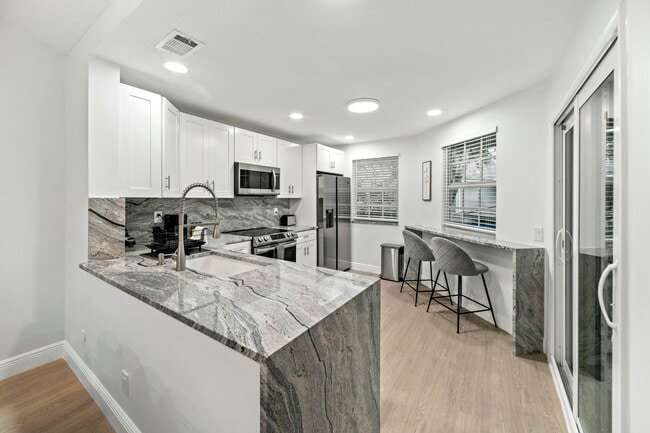 Building Photo - 6553 Via Regina