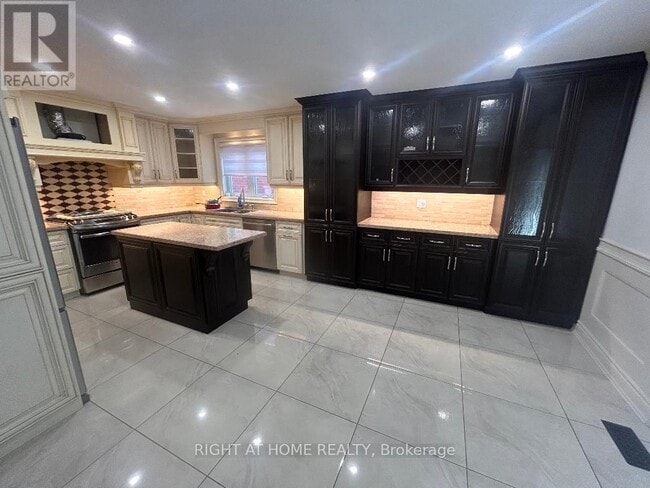 Photo - 36 Ellerby Square N