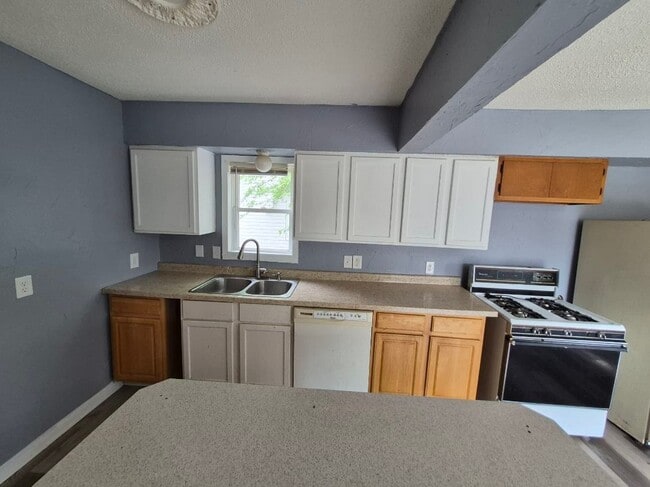 Photo - 1813 Ransburg Ave