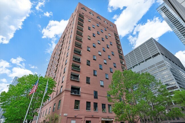 Photo - 345 N Canal St Unidad 501 Rental