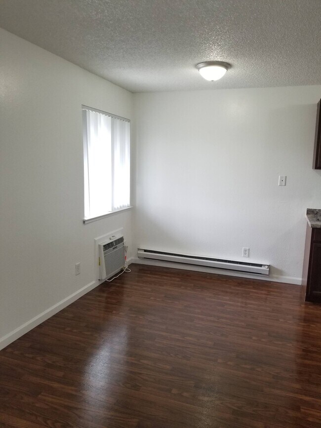 Photo - 1025 Oak St Unit 7
