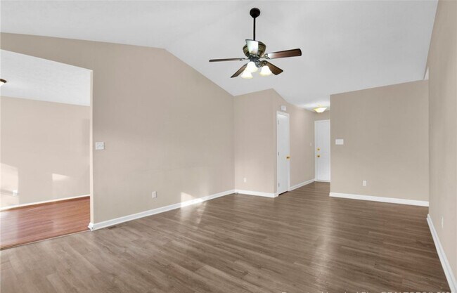 Photo - 1332 Oak Knolls Dr