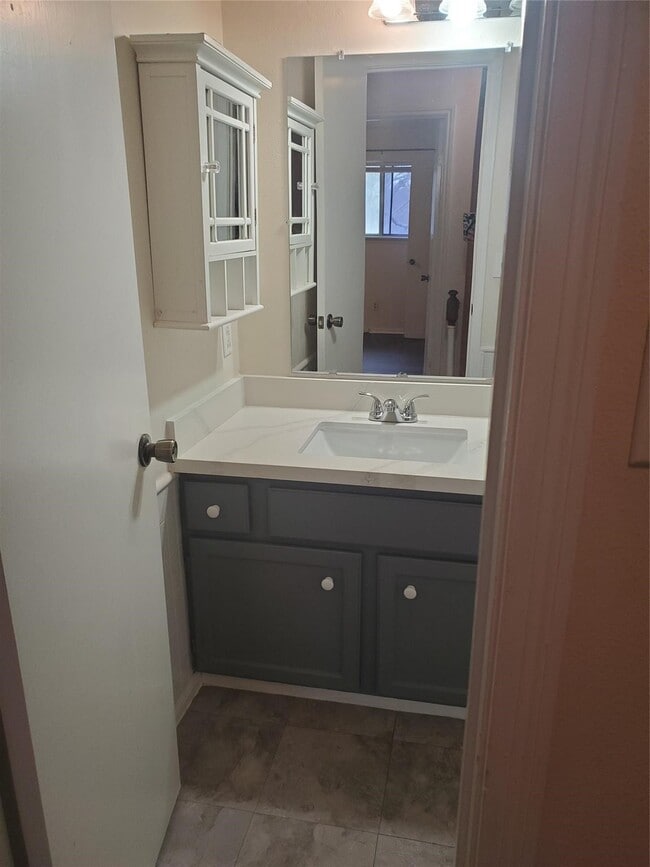 Photo - 204 Banyan Dr