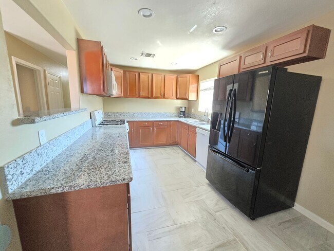 633 W Ward Ave